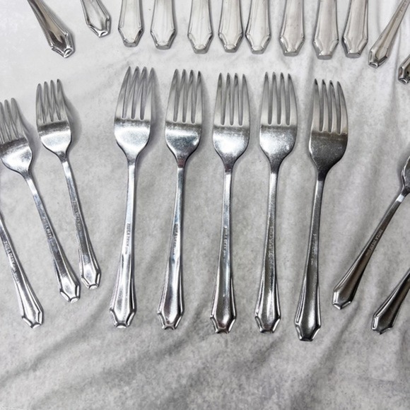 Paula Deen 24-Piece Stainless Steel Flatware Set Silverware - Picture 9 of 15